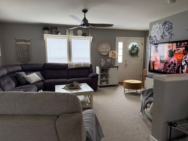 23021 S PINEHURST Drive, Frankfort, IL 60423