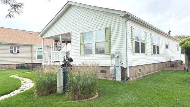 23021 S PINEHURST Drive, Frankfort, IL 60423