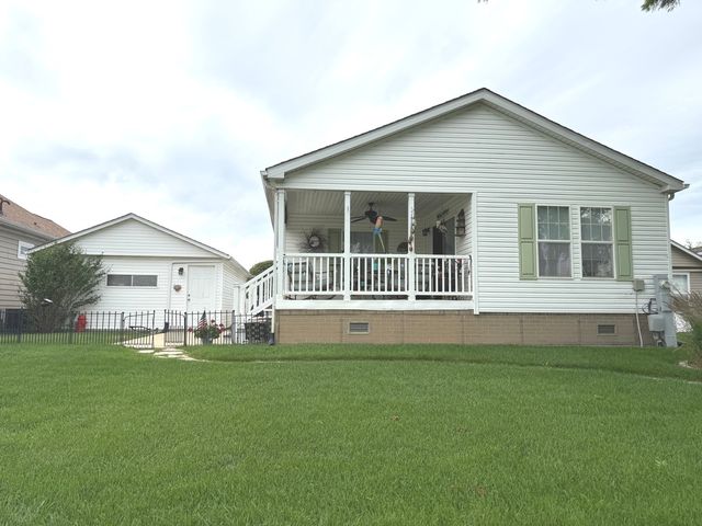 23021 S PINEHURST Drive, Frankfort, IL 60423