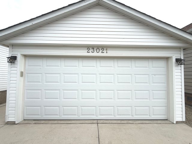 23021 S PINEHURST Drive, Frankfort, IL 60423