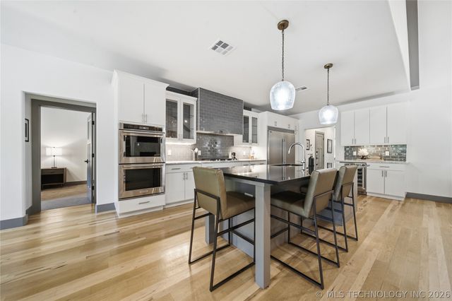 2526 S College Avenue, Tulsa, OK 74114