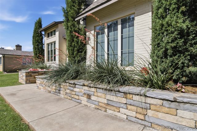 2526 S College Avenue, Tulsa, OK 74114