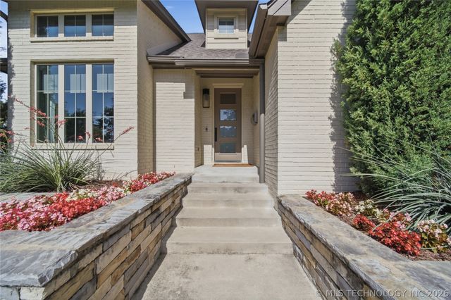 2526 S College Avenue, Tulsa, OK 74114