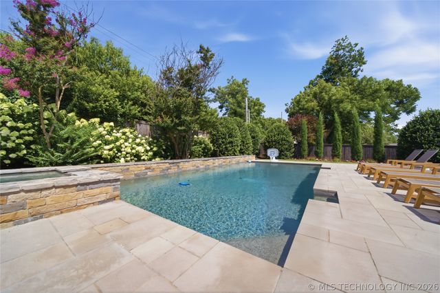 2526 S College Avenue, Tulsa, OK 74114