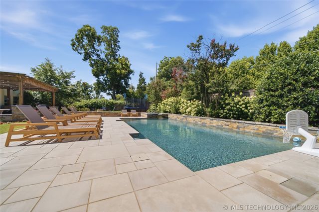 2526 S College Avenue, Tulsa, OK 74114