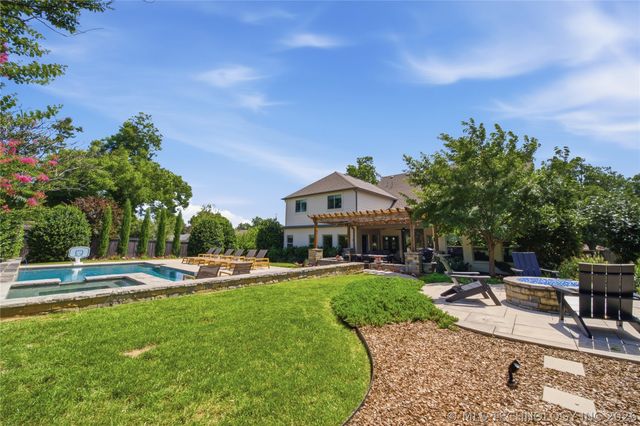 2526 S College Avenue, Tulsa, OK 74114