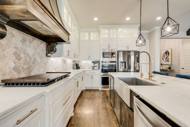 6031 Waggoner Way, Midlothian, TX 76065