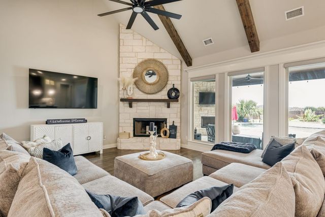 6031 Waggoner Way, Midlothian, TX 76065