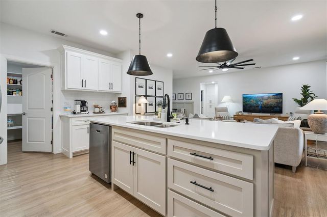 4532 Raymond Lane, Guthrie, OK 73044