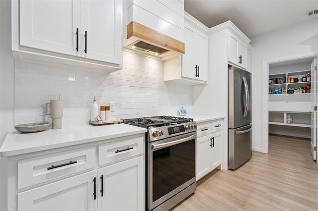 4532 Raymond Lane, Guthrie, OK 73044