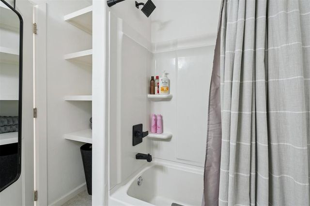 4532 Raymond Lane, Guthrie, OK 73044