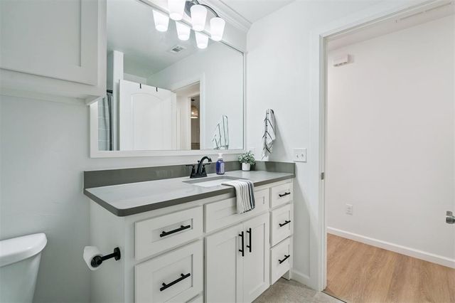 4532 Raymond Lane, Guthrie, OK 73044