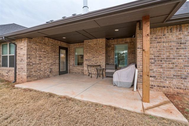 4532 Raymond Lane, Guthrie, OK 73044