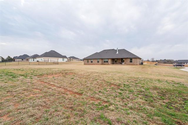 4532 Raymond Lane, Guthrie, OK 73044