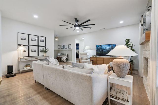 4532 Raymond Lane, Guthrie, OK 73044