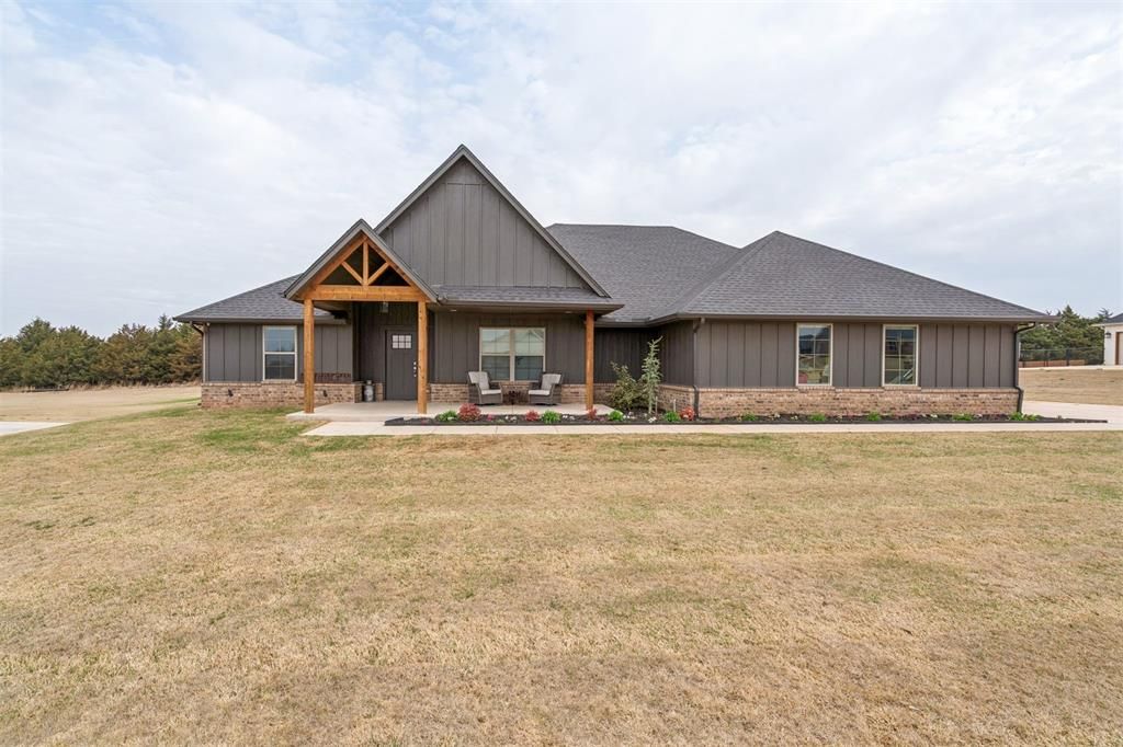 4532 Raymond Lane, Guthrie, OK 73044
