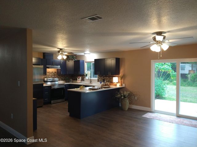 223 Maywood Avenue NW, Palm Bay, FL 32907