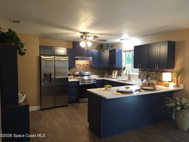 223 Maywood Avenue NW, Palm Bay, FL 32907