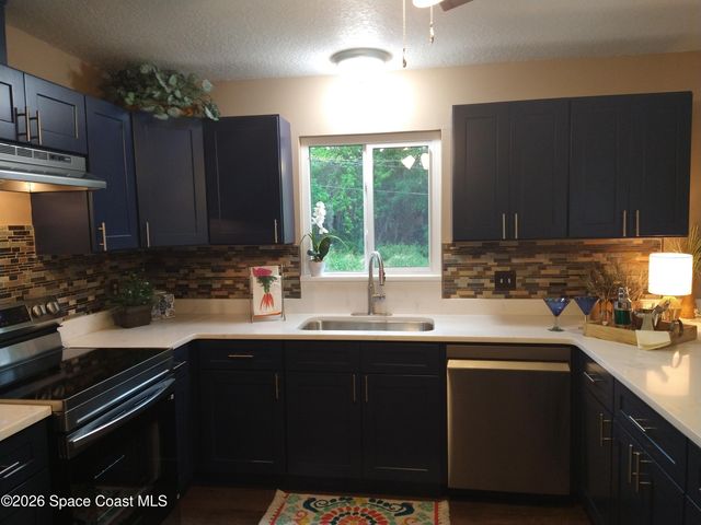 223 Maywood Avenue NW, Palm Bay, FL 32907