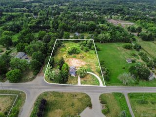 5031 Oakwood Road, Brandon Charter Township, MI 48462
