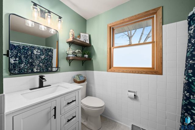 608 S Annway Dr Drive, Sioux Falls, SD 57103