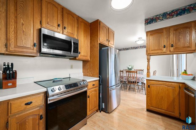 608 S Annway Dr Drive, Sioux Falls, SD 57103