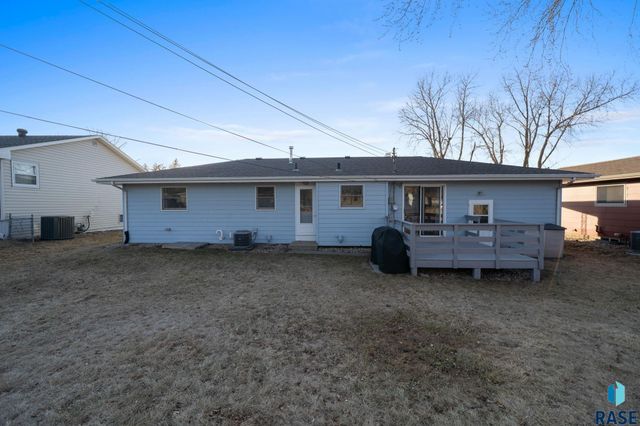 608 S Annway Dr Drive, Sioux Falls, SD 57103