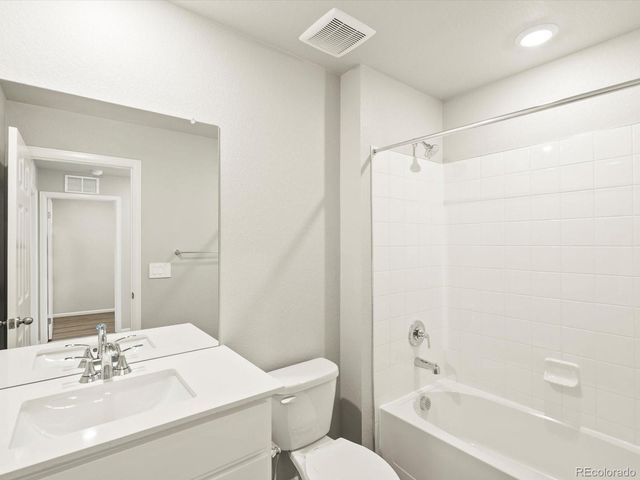 1600 Riverplace Drive 5, Windsor, CO 80550