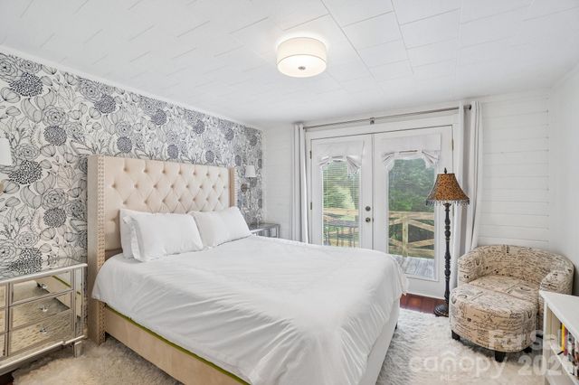 434 Dovers Branch Road, Burnsville, NC 28714