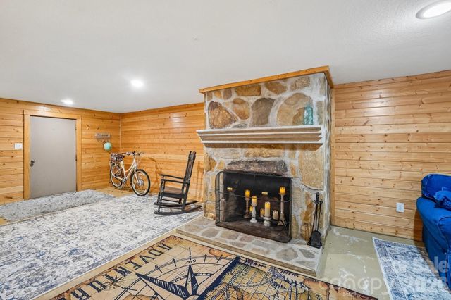 434 Dovers Branch Road, Burnsville, NC 28714