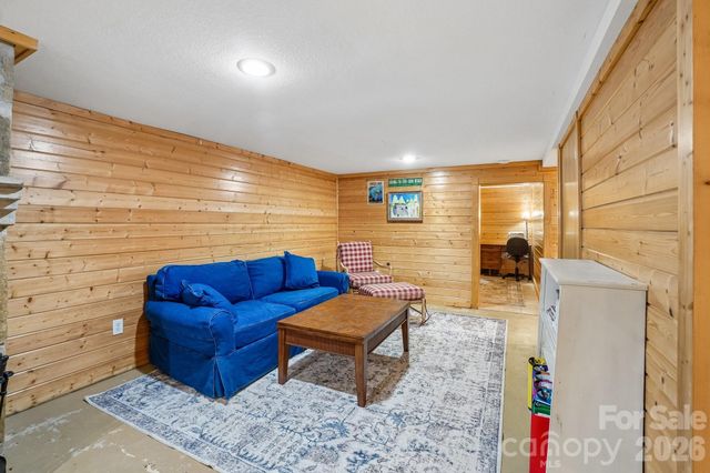 434 Dovers Branch Road, Burnsville, NC 28714