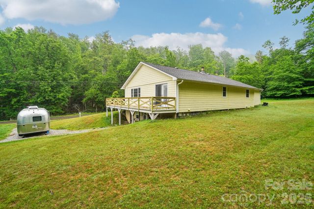 434 Dovers Branch Road, Burnsville, NC 28714