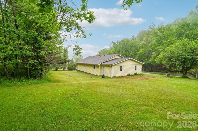434 Dovers Branch Road, Burnsville, NC 28714