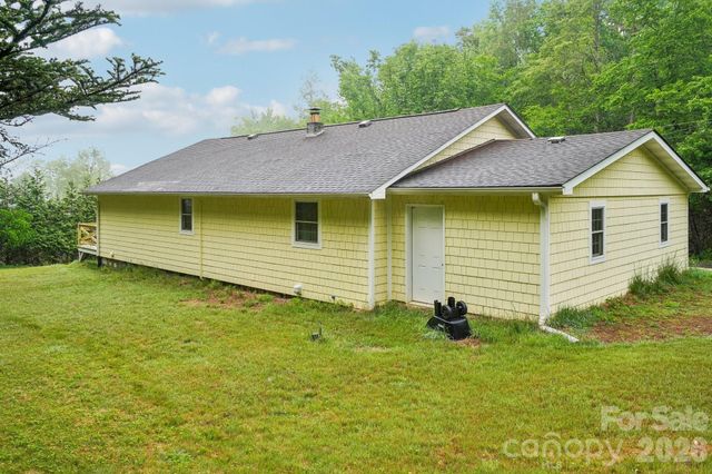 434 Dovers Branch Road, Burnsville, NC 28714