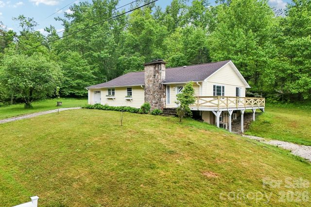 434 Dovers Branch Road, Burnsville, NC 28714