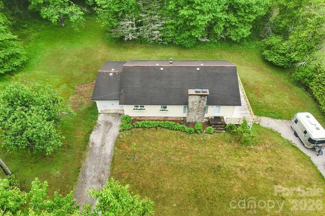 434 Dovers Branch Road, Burnsville, NC 28714