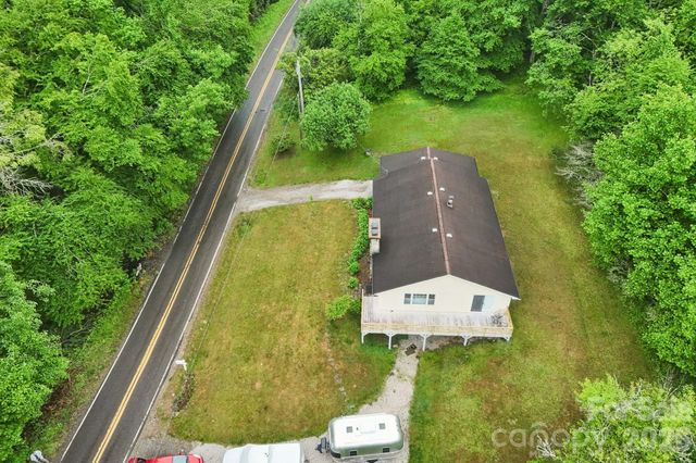 434 Dovers Branch Road, Burnsville, NC 28714