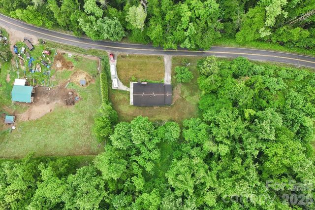 434 Dovers Branch Road, Burnsville, NC 28714
