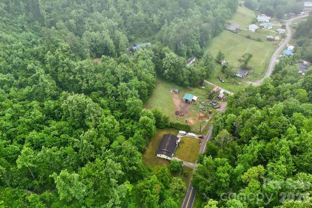 434 Dovers Branch Road, Burnsville, NC 28714