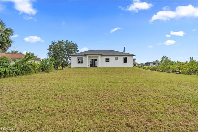2804 73rd ST W, Lehigh Acres, FL 33971