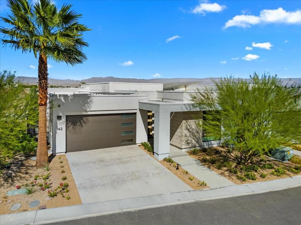 742 Nugget Lane, Palm Springs, CA 92262
