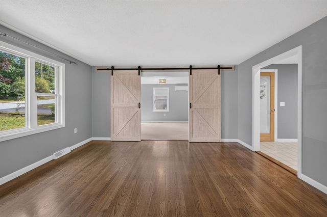12 Sunset, Derry, NH 03038