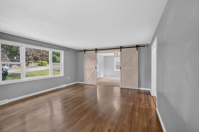 12 Sunset, Derry, NH 03038
