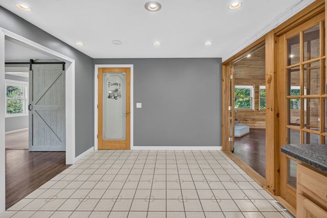 12 Sunset, Derry, NH 03038