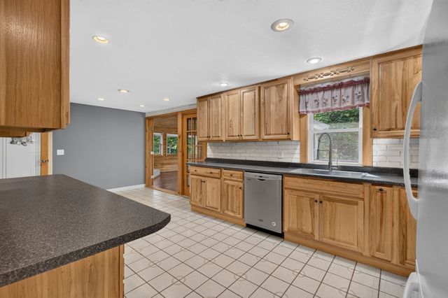 12 Sunset, Derry, NH 03038