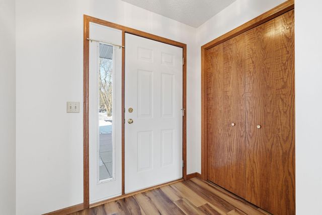 1210 Ravenswood Court, Shoreview, MN 55126