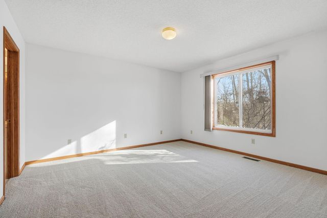 1210 Ravenswood Court, Shoreview, MN 55126