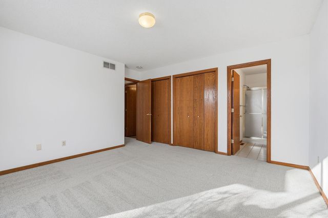 1210 Ravenswood Court, Shoreview, MN 55126