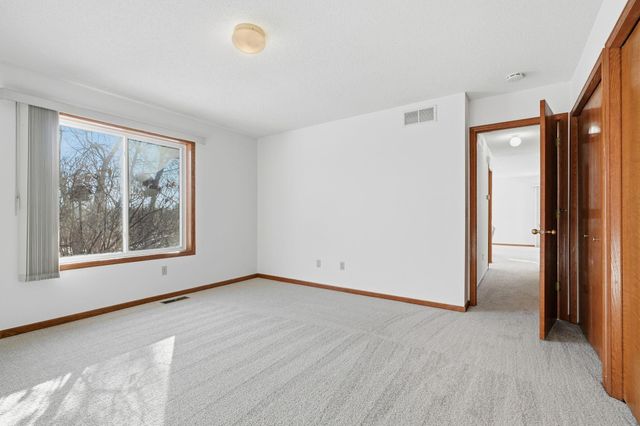 1210 Ravenswood Court, Shoreview, MN 55126