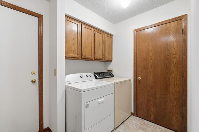 1210 Ravenswood Court, Shoreview, MN 55126